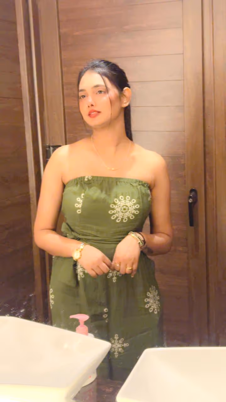 COLLEGE STUDENT JAYA gallery 5