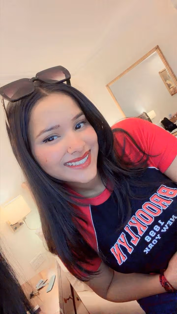 VISTARA AIR HOSTESS DEEMPAL preview 2