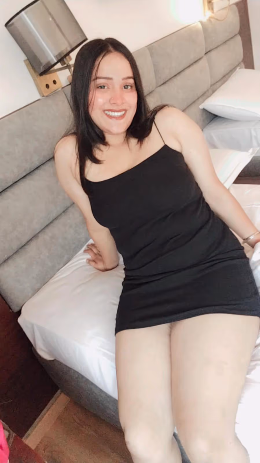 VISTARA AIR HOSTESS DEEMPAL gallery 9