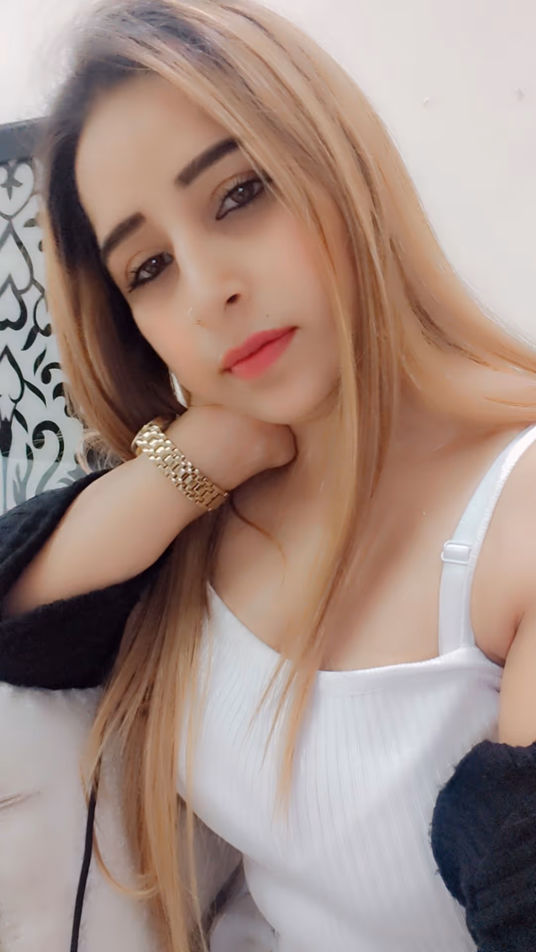 TAJ GROUP RECEPTIONIST ALL ROUNDER GIRL preview 3