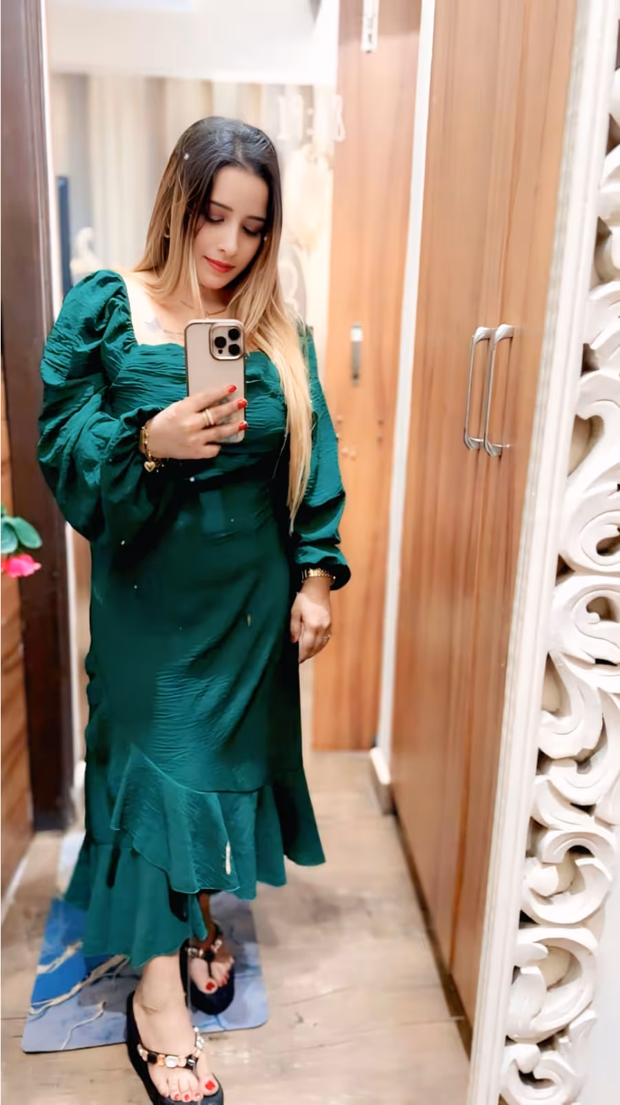 TAJ GROUP RECEPTIONIST ALL ROUNDER GIRL gallery 5