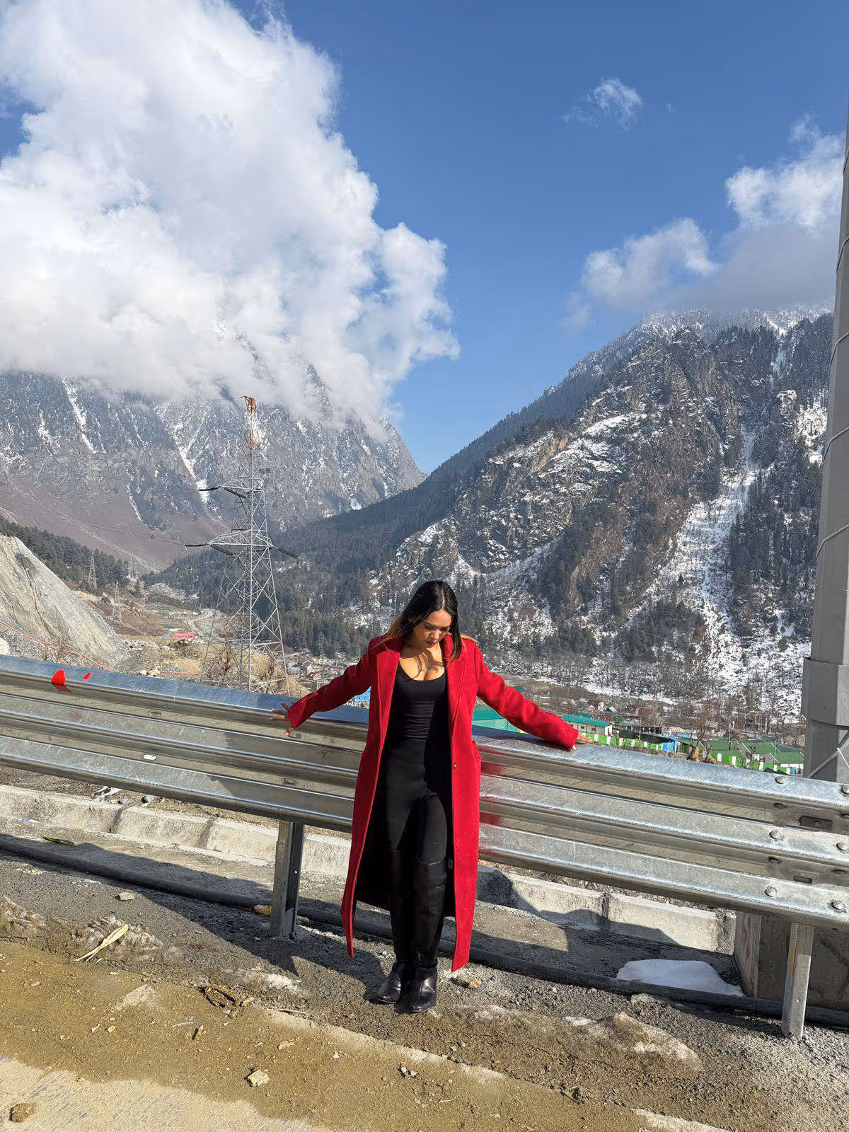 CAT WALK MODEL MONA gallery 12